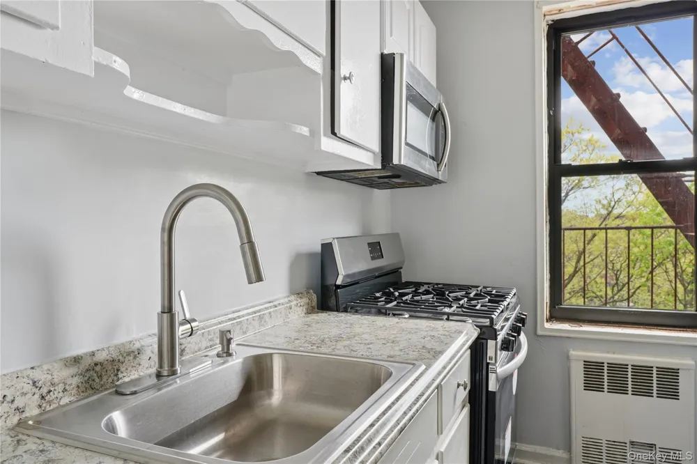 33-24 Junction Blvd #6R Jackson Heights, NY 11372