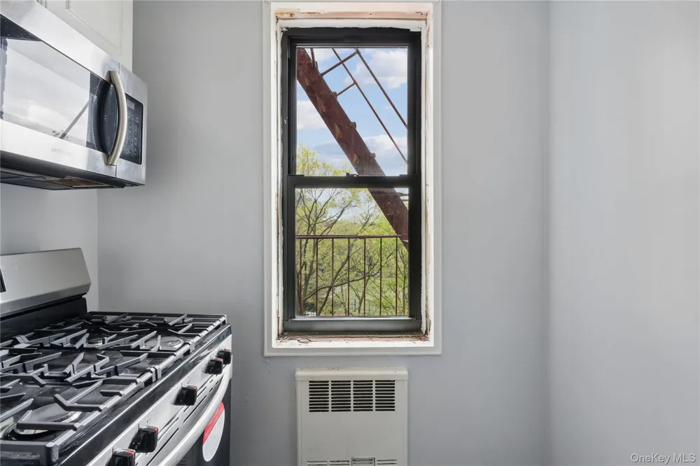 33-24 Junction Blvd #6R Jackson Heights, NY 11372