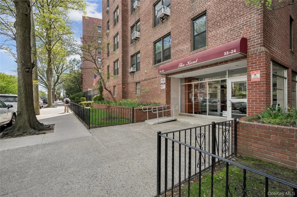 33-24 Junction Blvd #6R Jackson Heights, NY 11372