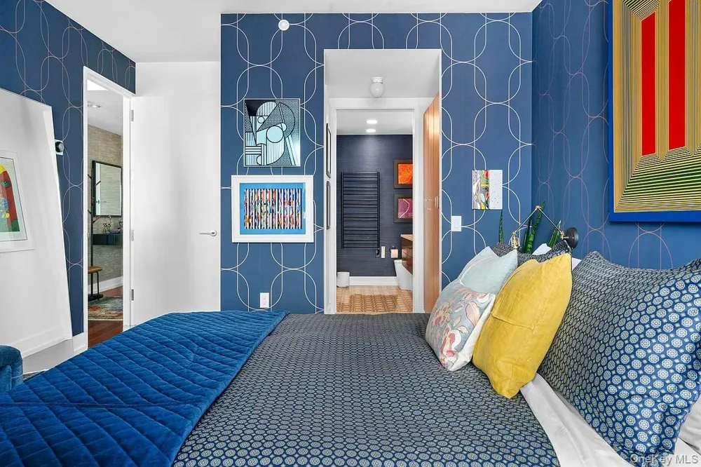 350 West 42nd Street #57C New York (Manhattan), NY 10036