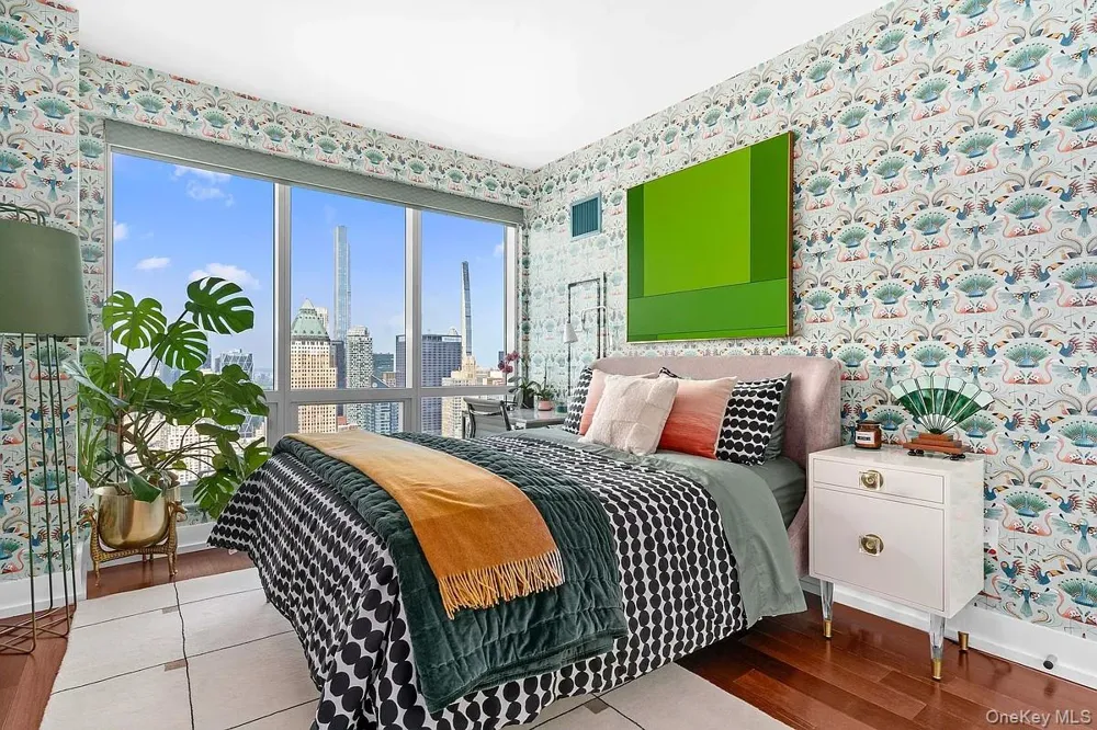 350 West 42nd Street #57C New York (Manhattan), NY 10036
