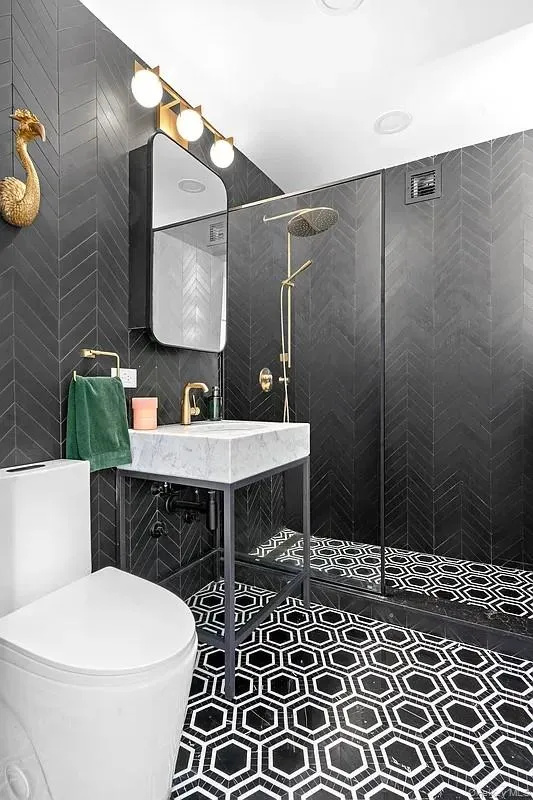 350 West 42nd Street #57C New York (Manhattan), NY 10036