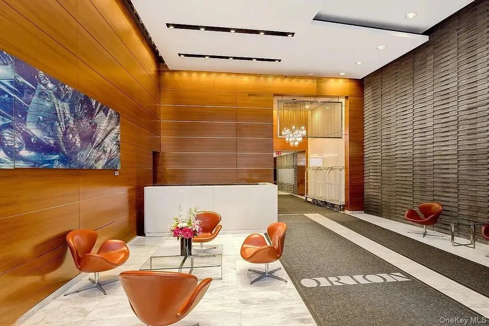 350 West 42nd Street #57C New York (Manhattan), NY 10036