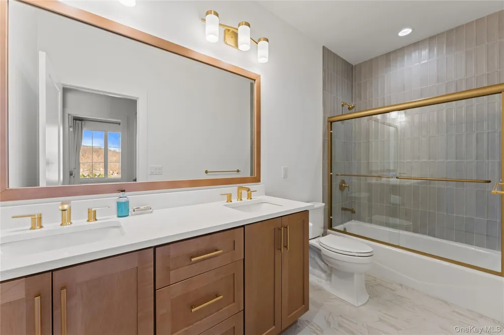 17 Lila Lane Chappaqua, NY 10514