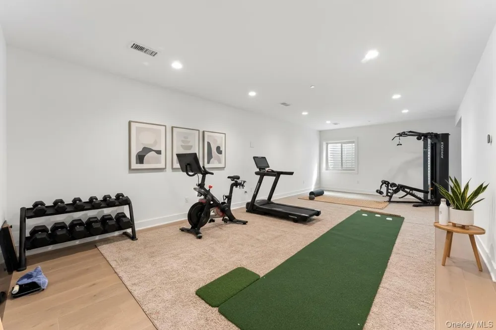 17 Lila Lane Chappaqua, NY 10514
