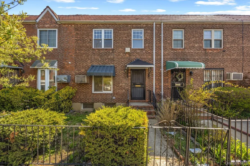 102-39 183 PLACE Hollis, NY 11423