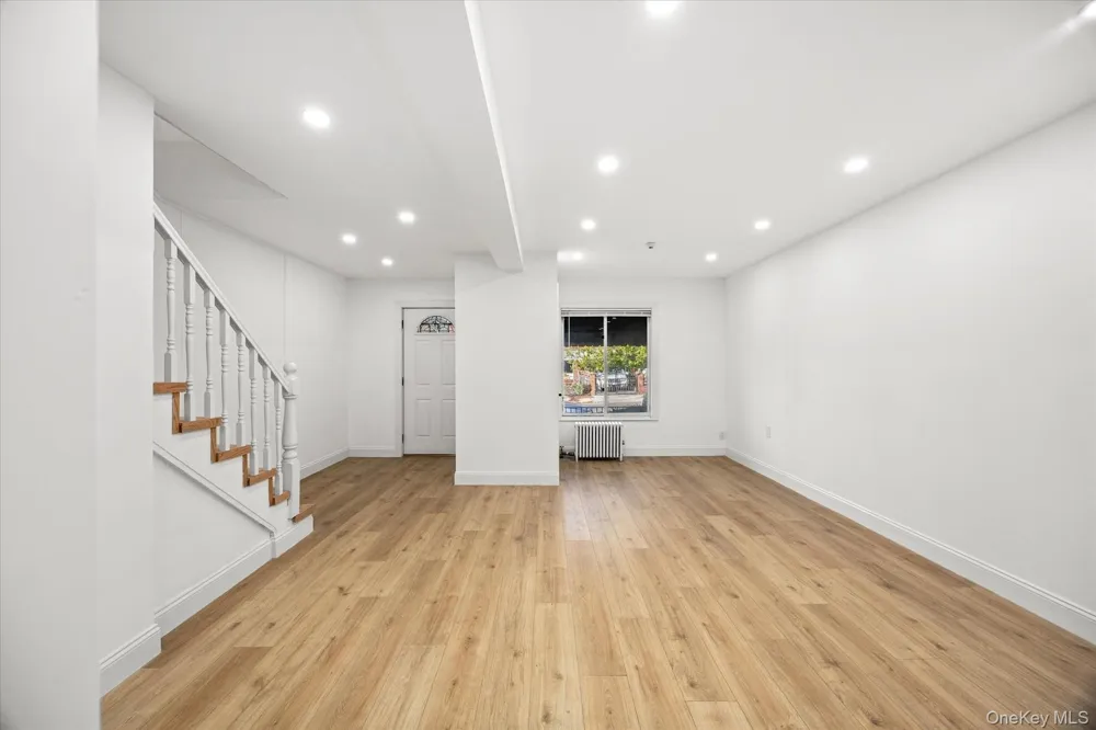 102-39 183 PLACE Hollis, NY 11423