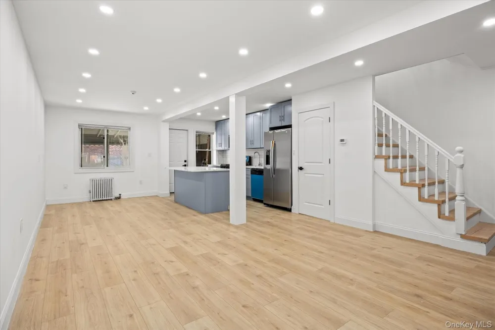102-39 183 PLACE Hollis, NY 11423