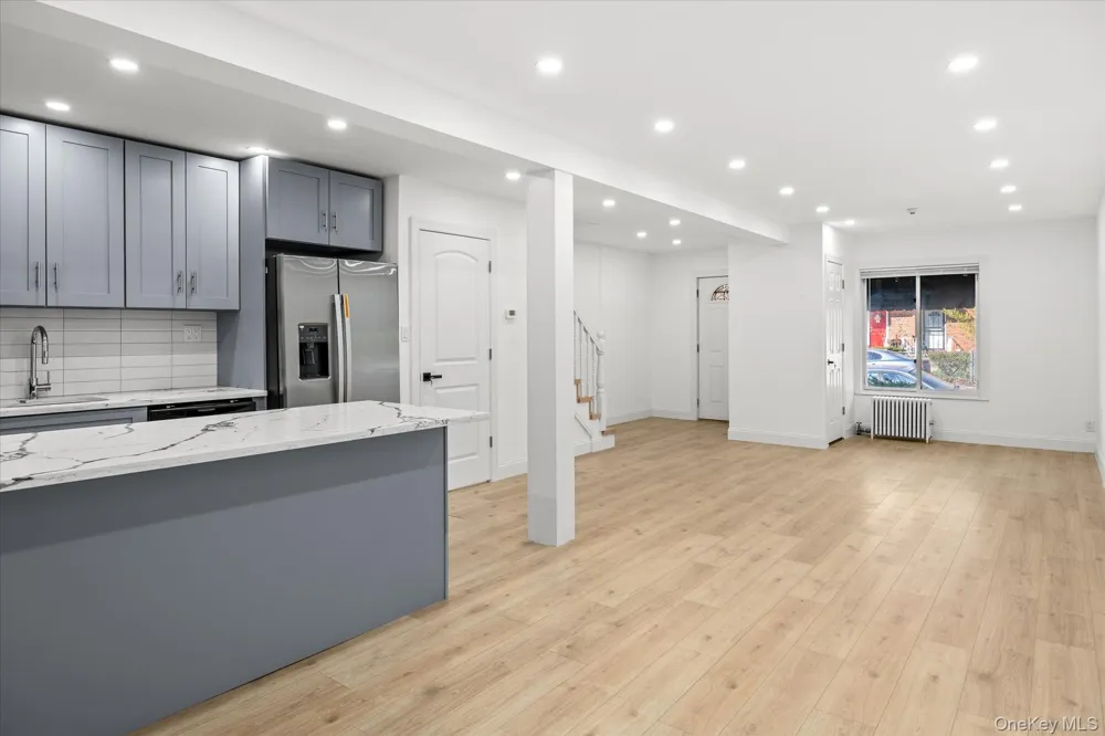 102-39 183 PLACE Hollis, NY 11423