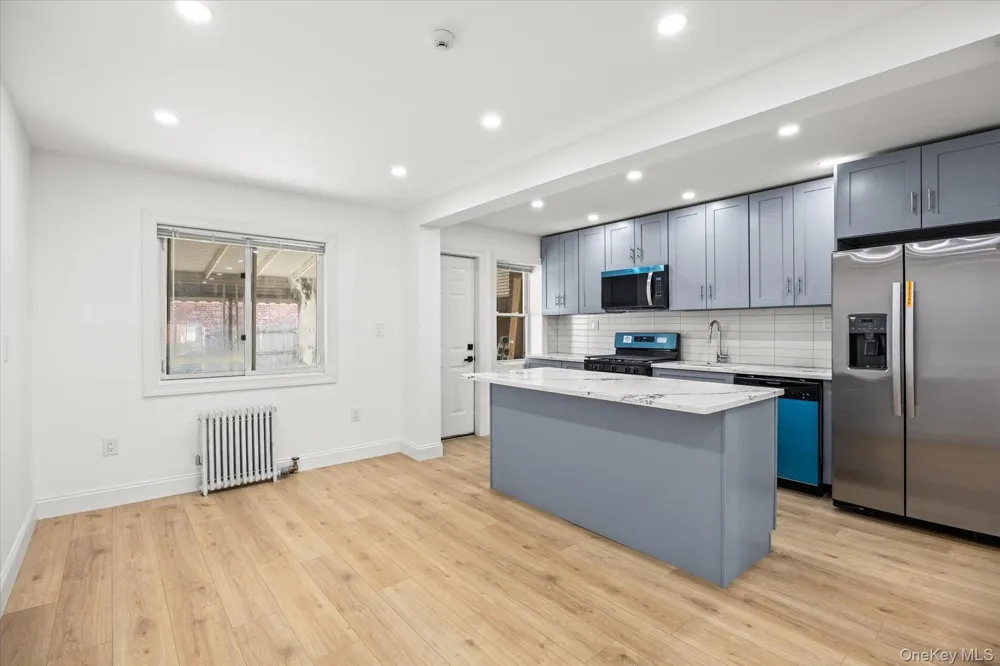 102-39 183 PLACE Hollis, NY 11423