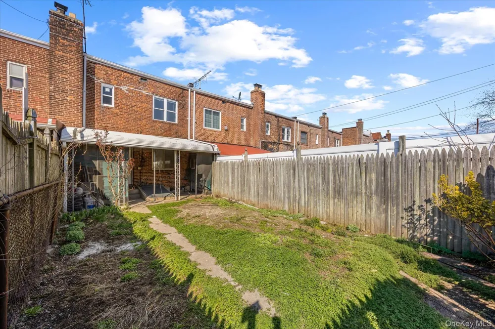 102-39 183 PLACE Hollis, NY 11423