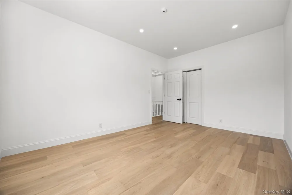 102-39 183 PLACE Hollis, NY 11423
