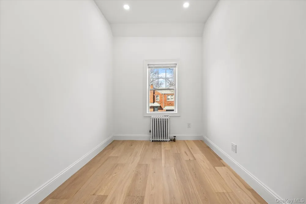 102-39 183 PLACE Hollis, NY 11423