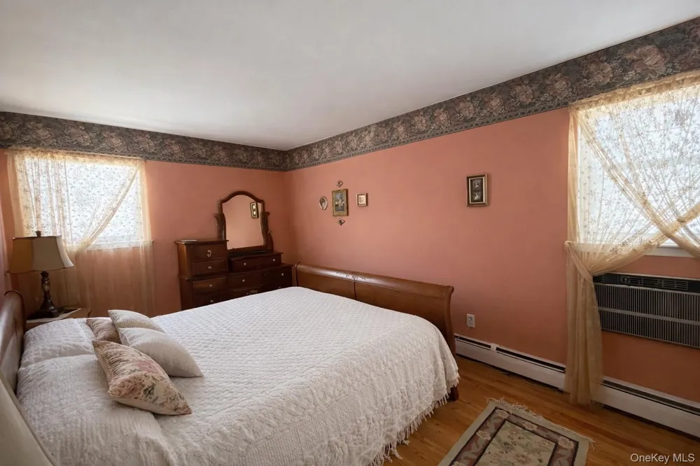 15 Palm Street Selden, NY 11784