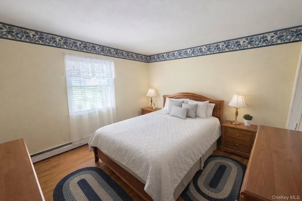 15 Palm Street Selden, NY 11784
