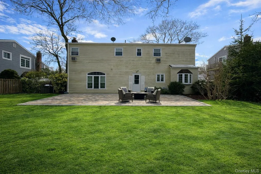 15 Palm Street Selden, NY 11784