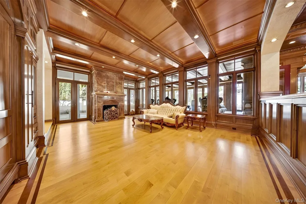 17 North Drive Malba, NY 11357