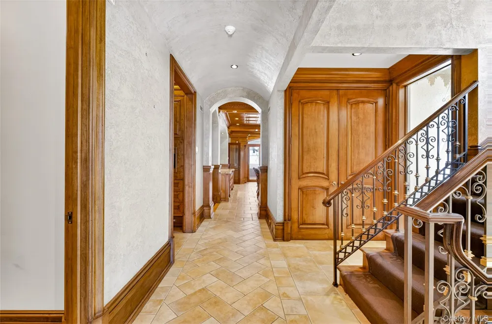 17 North Drive Malba, NY 11357