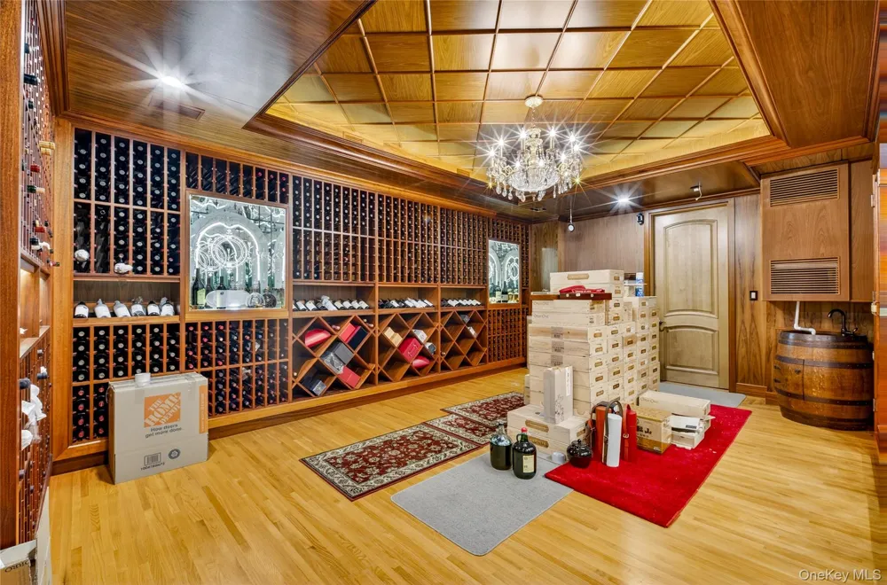 17 North Drive Malba, NY 11357