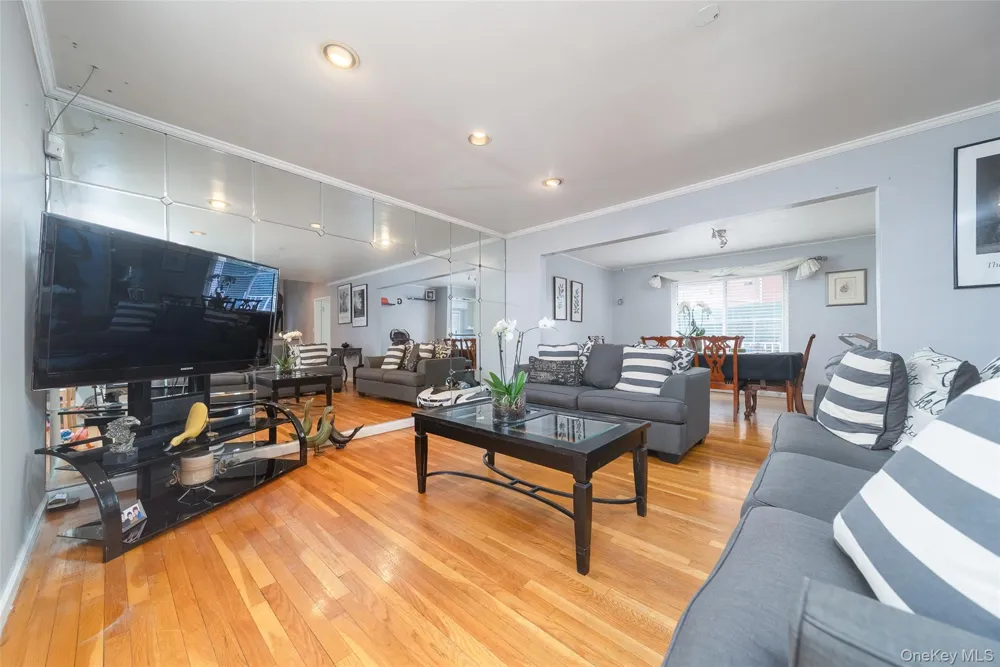 86-34 Francis Lewis Boulevard Holliswood, NY 11432