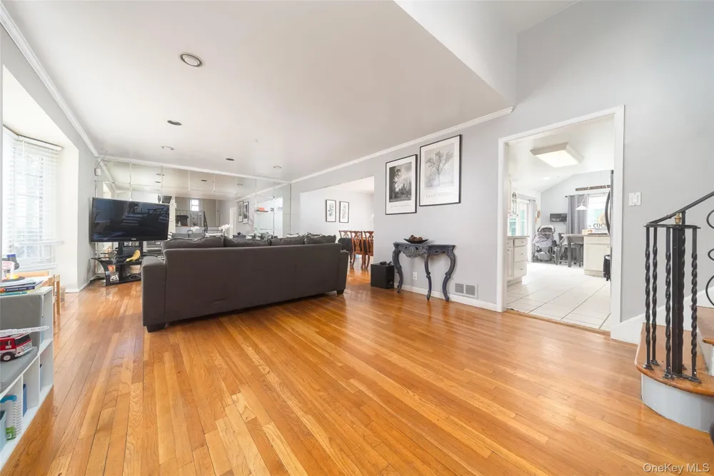 86-34 Francis Lewis Boulevard Holliswood, NY 11432