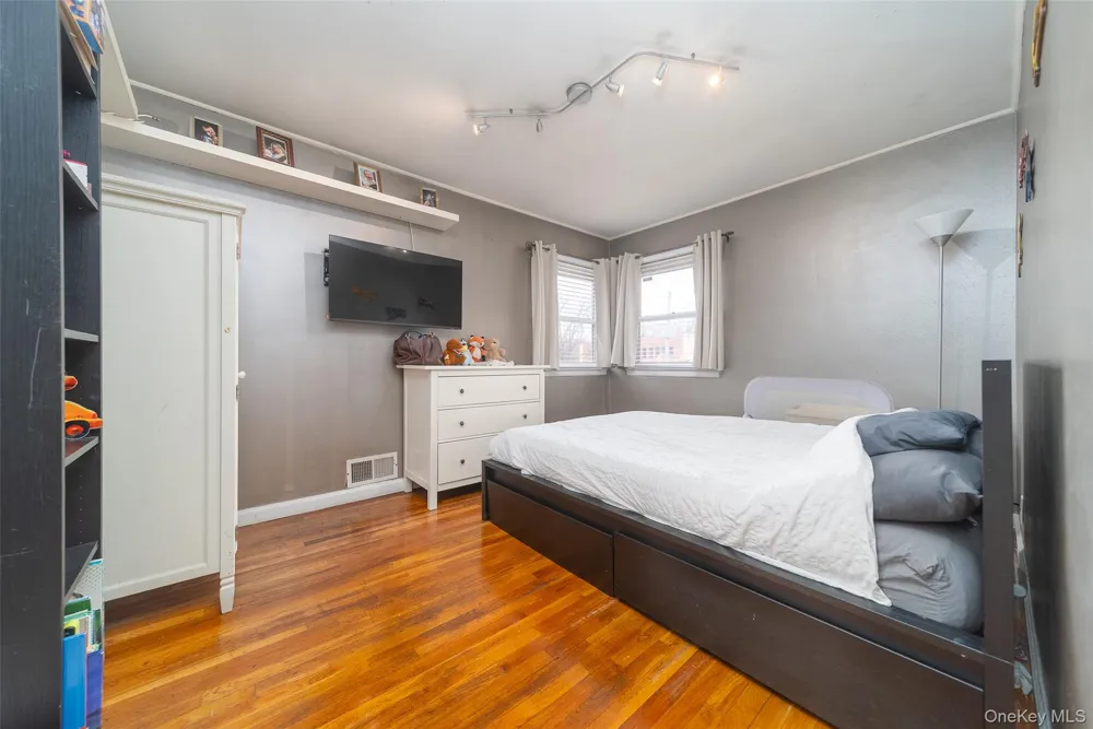 86-34 Francis Lewis Boulevard Holliswood, NY 11432