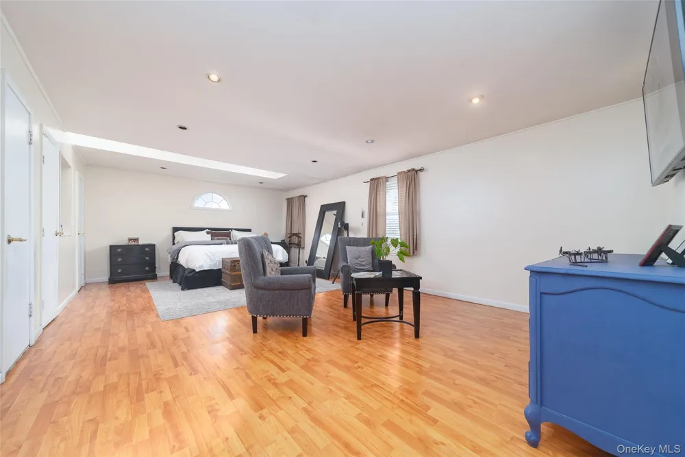 86-34 Francis Lewis Boulevard Holliswood, NY 11432