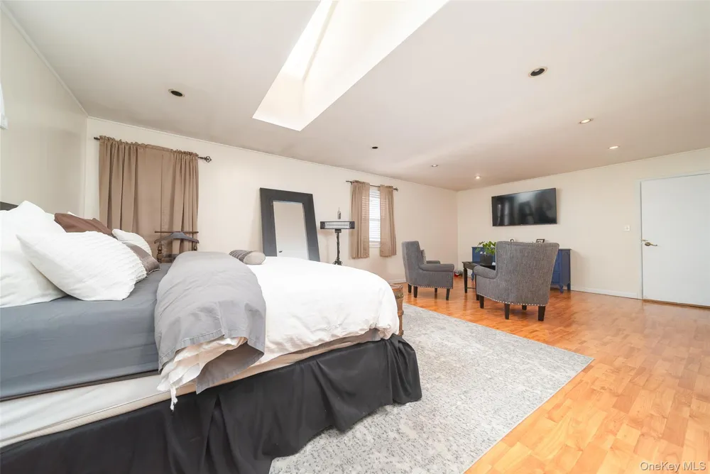 86-34 Francis Lewis Boulevard Holliswood, NY 11432