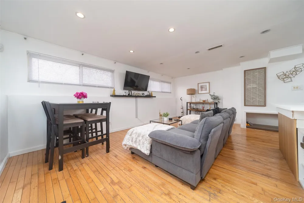 86-34 Francis Lewis Boulevard Holliswood, NY 11432