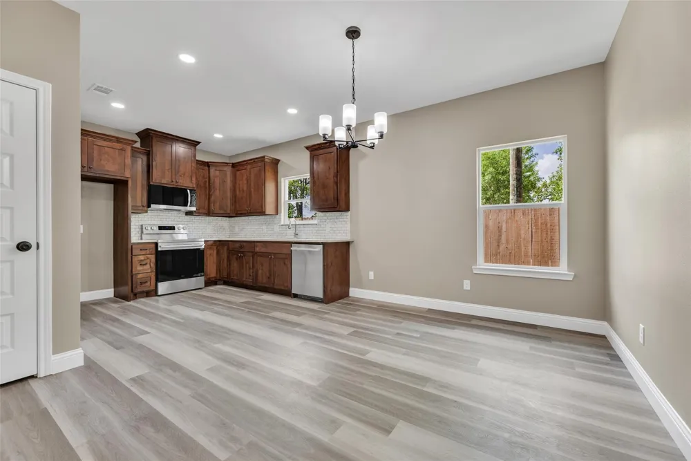 905 W Virginia Street Navasota, TX 77868
