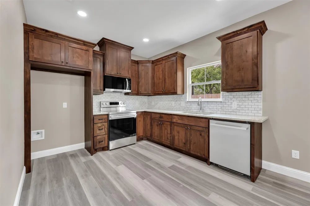 905 W Virginia Street Navasota, TX 77868