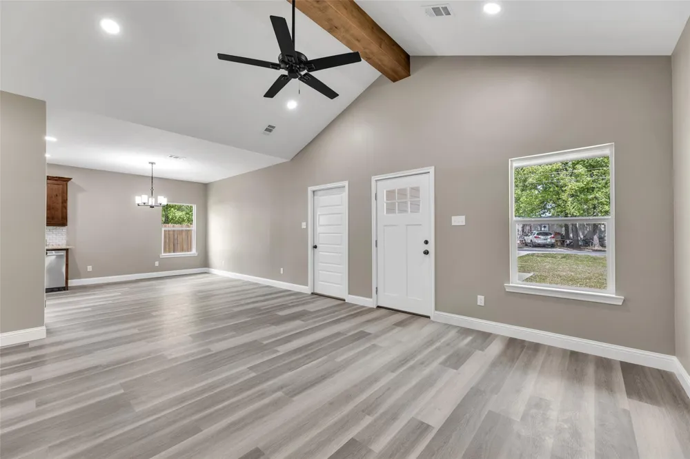 905 W Virginia Street Navasota, TX 77868