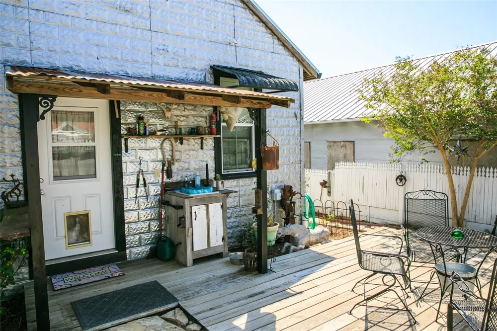12400 E Texas Street Burton, TX 77835