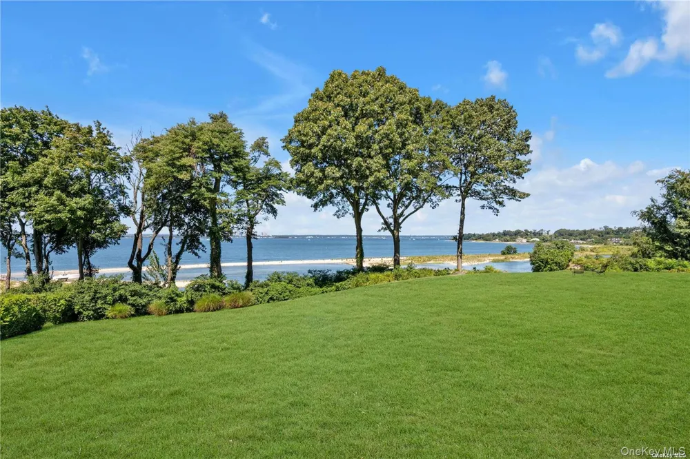 120 W Creek Farms Road Sands Point, NY 11050