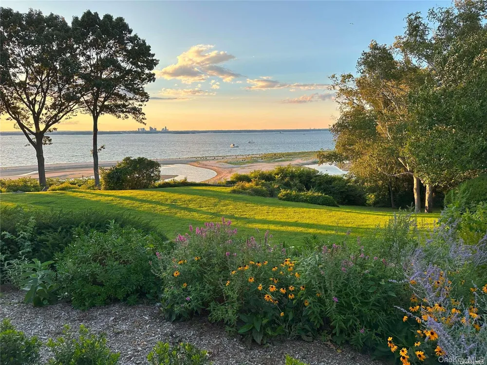 120 W Creek Farms Road Sands Point, NY 11050