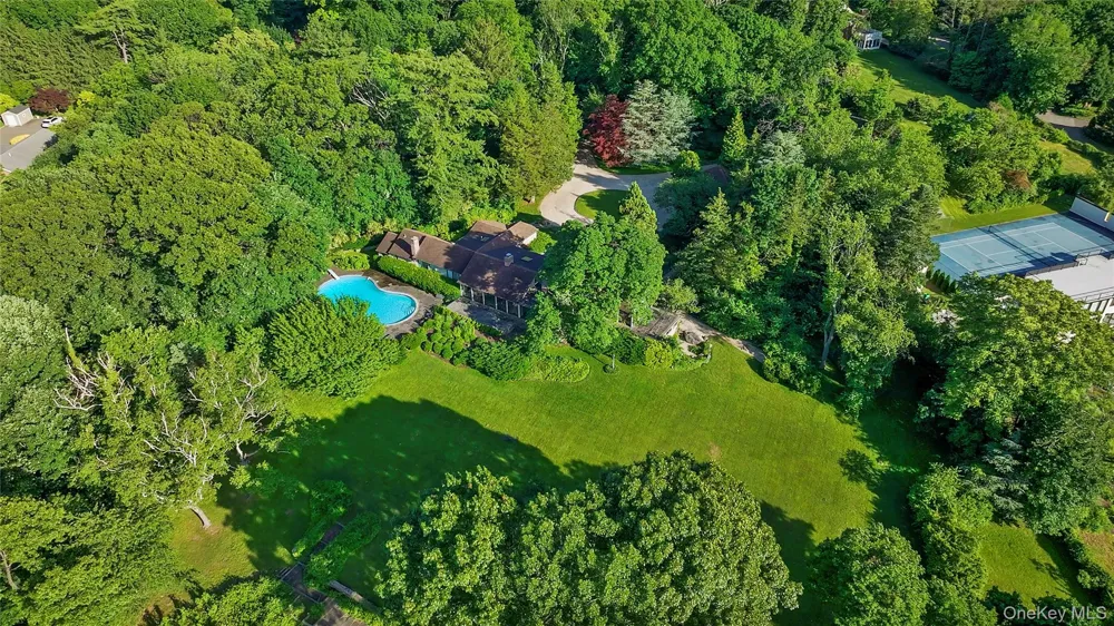 120 W Creek Farms Road Sands Point, NY 11050