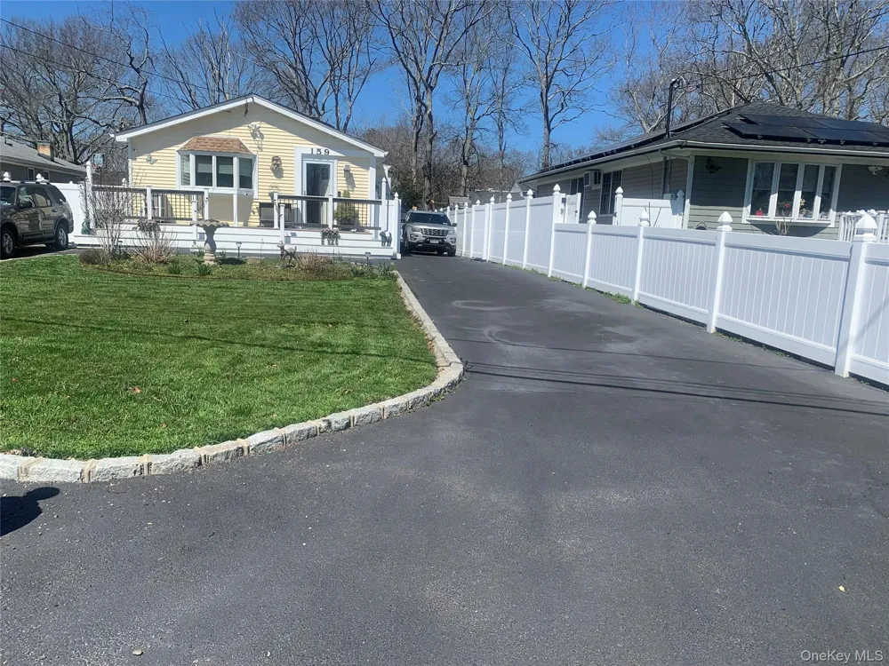 159 Parkwood Drive Shirley, NY 11967