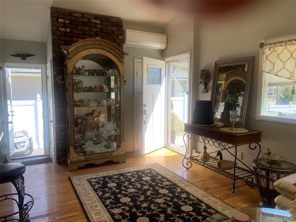 159 Parkwood Drive Shirley, NY 11967