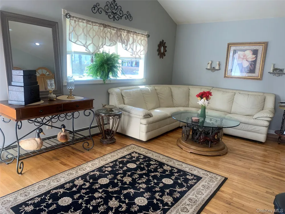159 Parkwood Drive Shirley, NY 11967