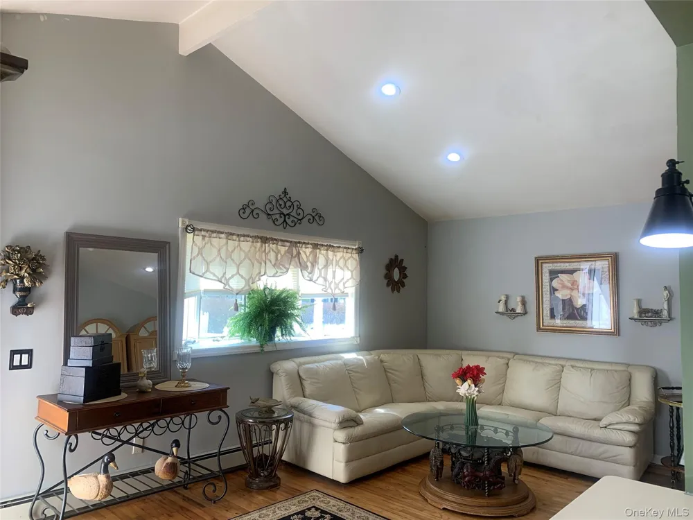 159 Parkwood Drive Shirley, NY 11967
