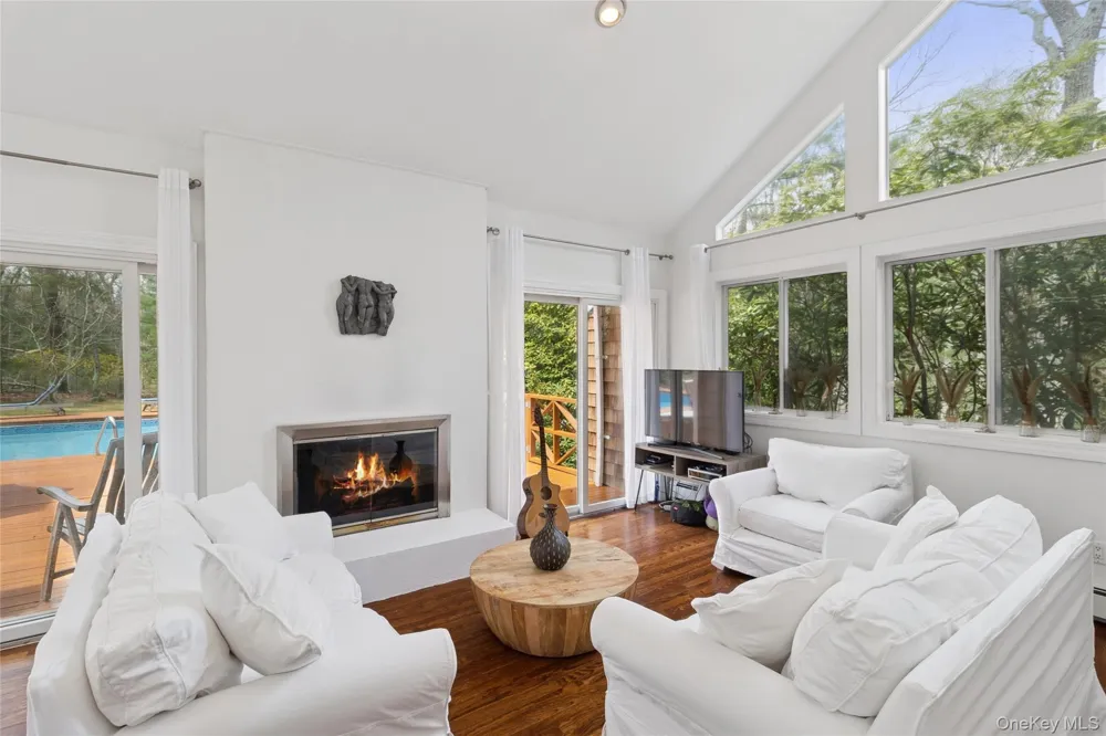 27 Ely Brook Road East Hampton, NY 11937