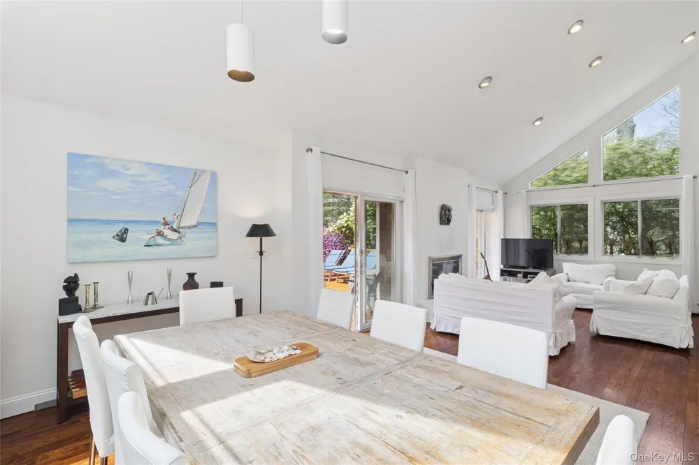 27 Ely Brook Road East Hampton, NY 11937