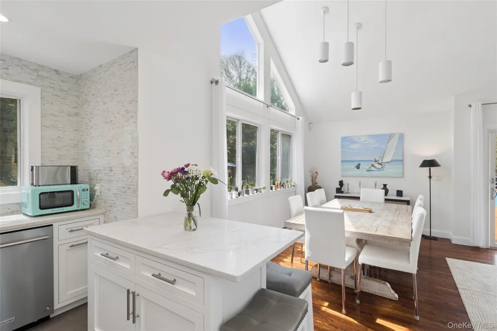 27 Ely Brook Road East Hampton, NY 11937