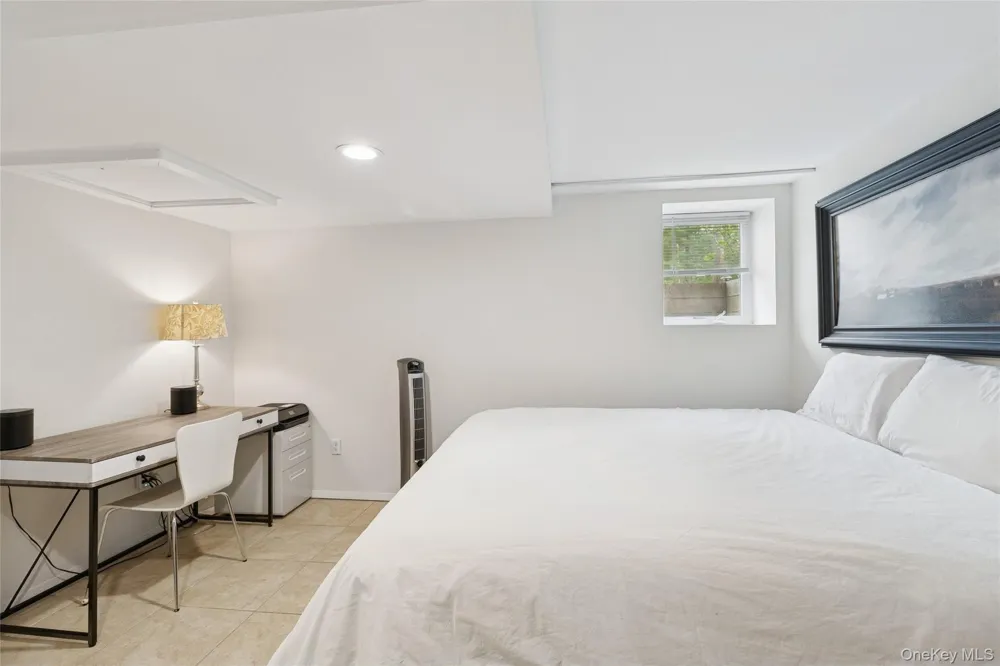 27 Ely Brook Road East Hampton, NY 11937