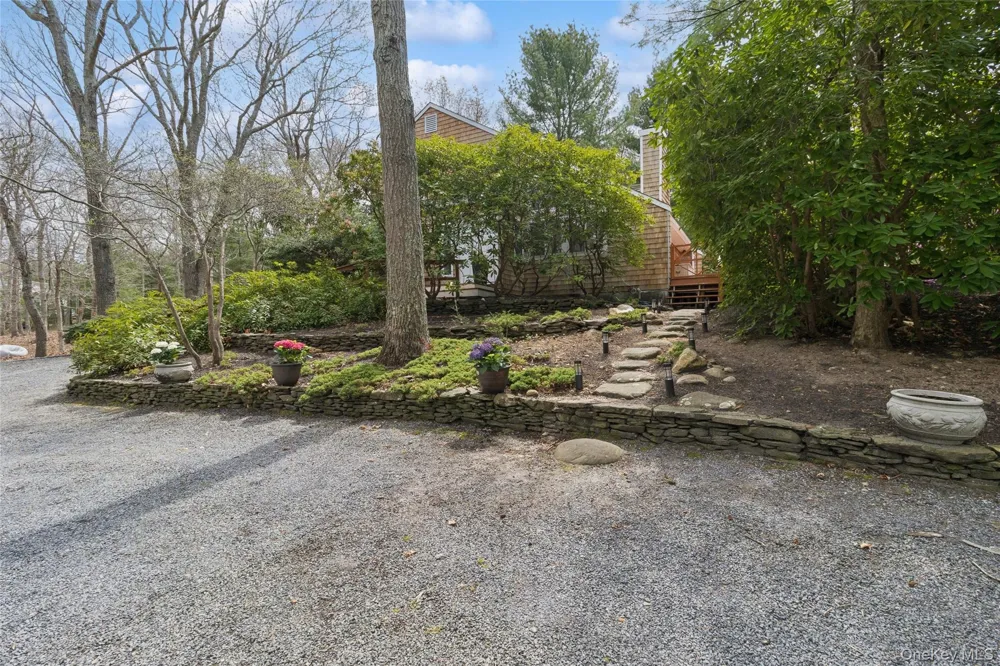 27 Ely Brook Road East Hampton, NY 11937