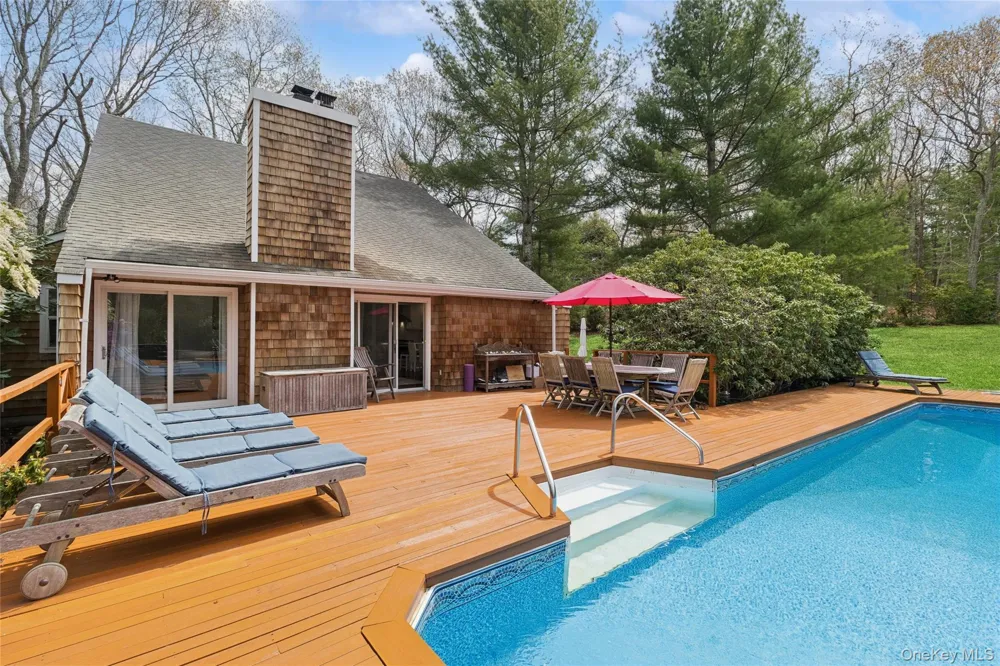 27 Ely Brook Road East Hampton, NY 11937