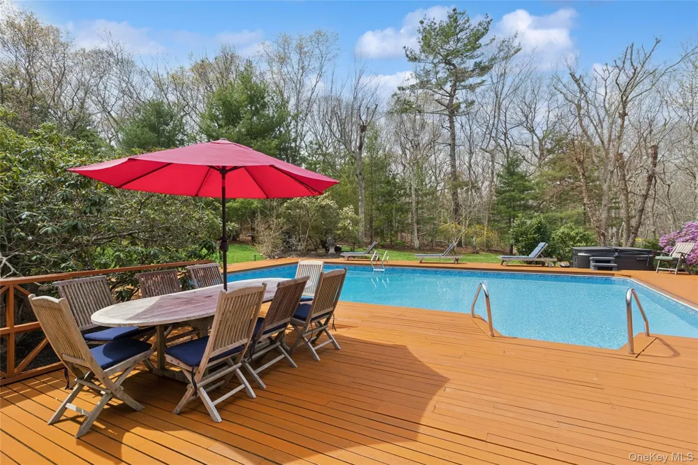27 Ely Brook Road East Hampton, NY 11937