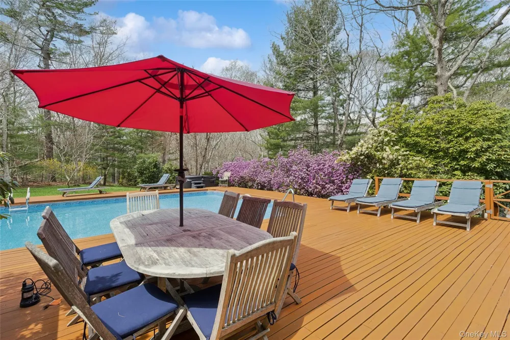 27 Ely Brook Road East Hampton, NY 11937