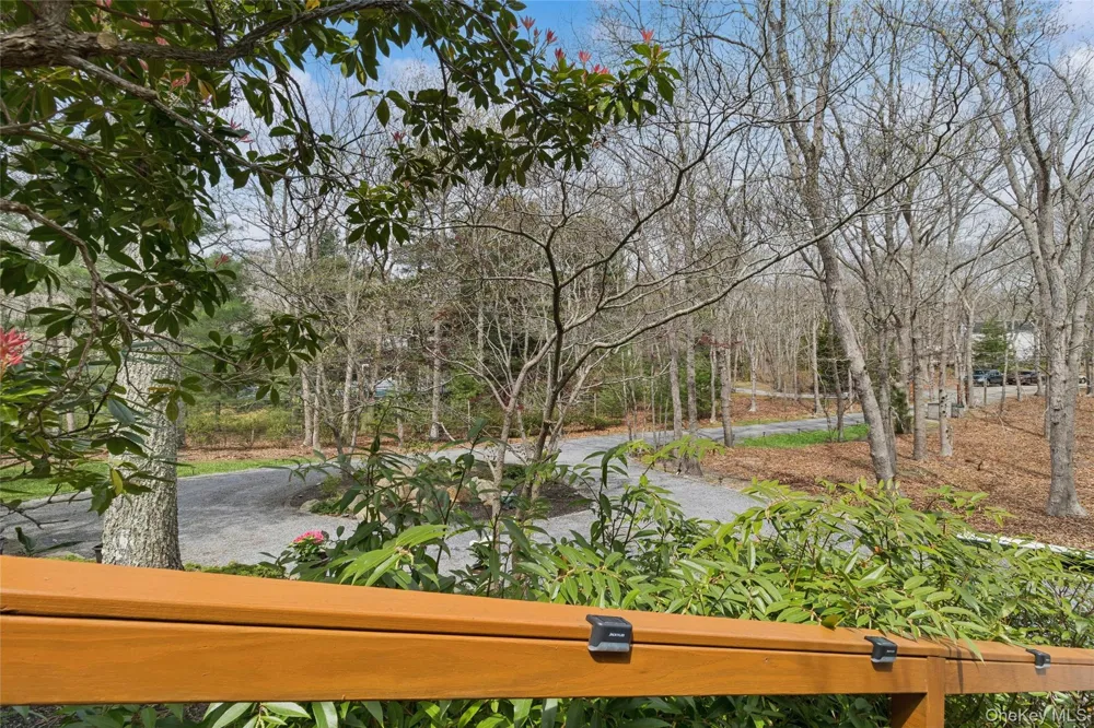 27 Ely Brook Road East Hampton, NY 11937