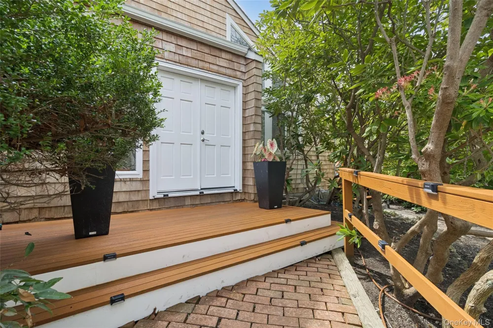 27 Ely Brook Road East Hampton, NY 11937